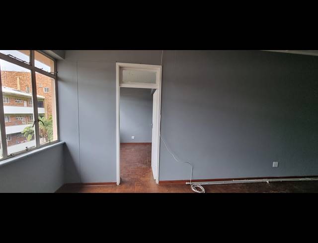 3 BEDROOM FLAT RENTED IN SUNNYSIDE
